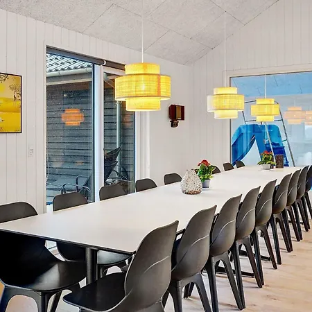 Luxury Retreat In Mommark Sarup
